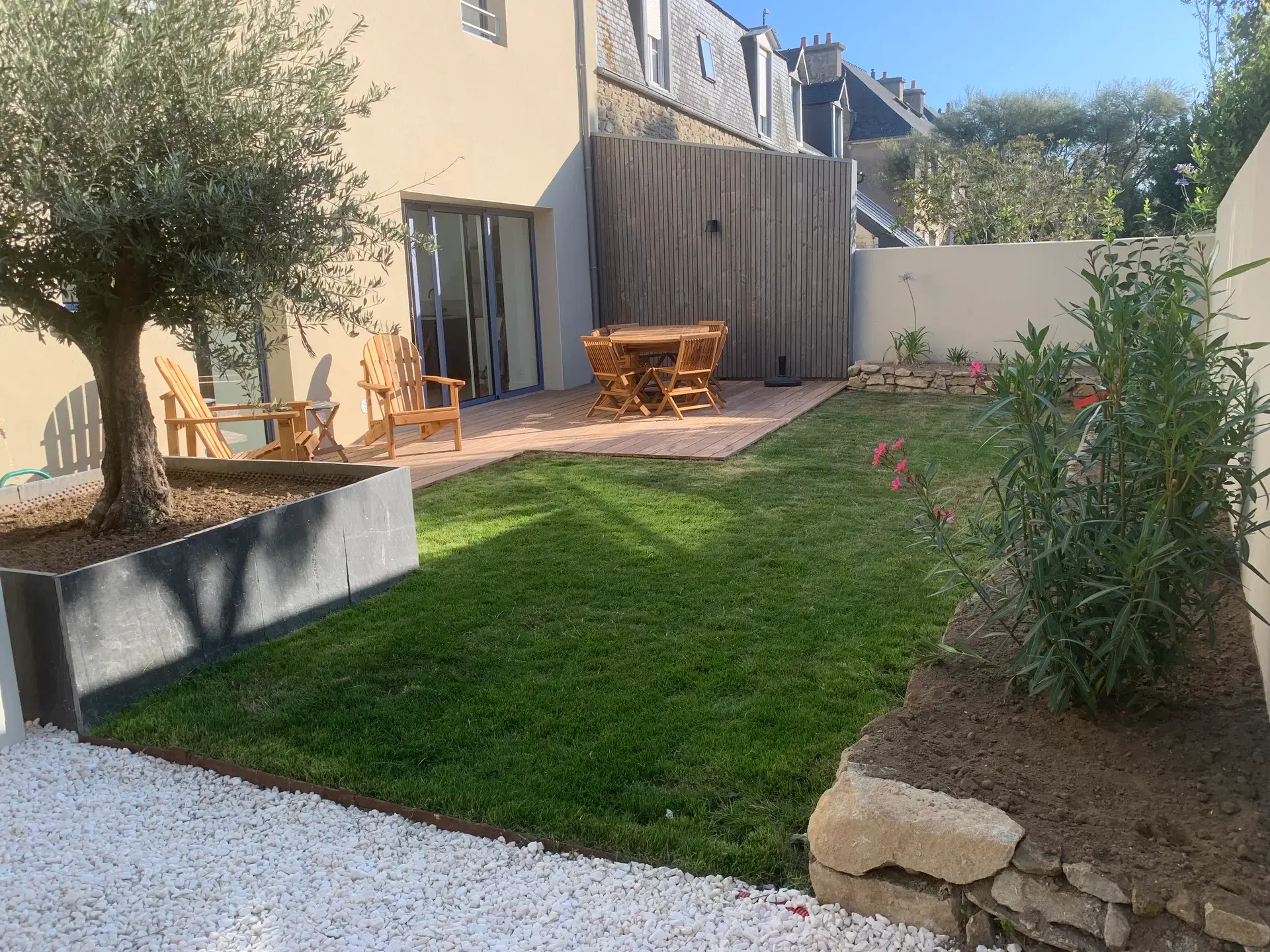 Dominique, appartement de 140m2 front de mer avec terrasse et jardin de 130m2 à Roscoff (photo 3)